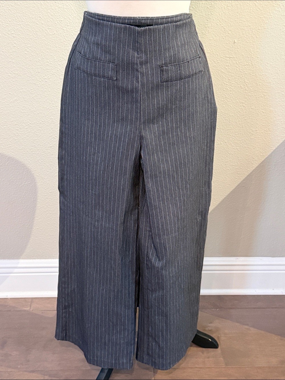 Jules & Leopold Gray Pinstripe Wide-Leg Trousers
